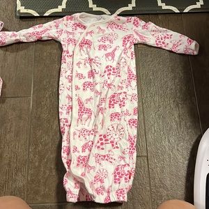 Magnetic me newborn gown